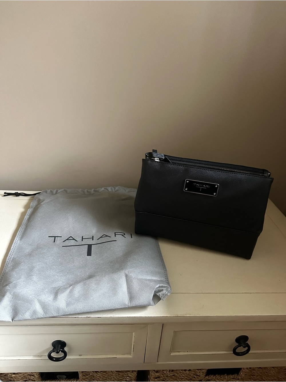 Tahari Black Men's Toiletry Dopp Kit with Logo Plate